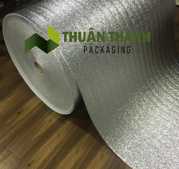 Cuộn xốp PE Foam tráng bạc của Thuận Thành Packaging